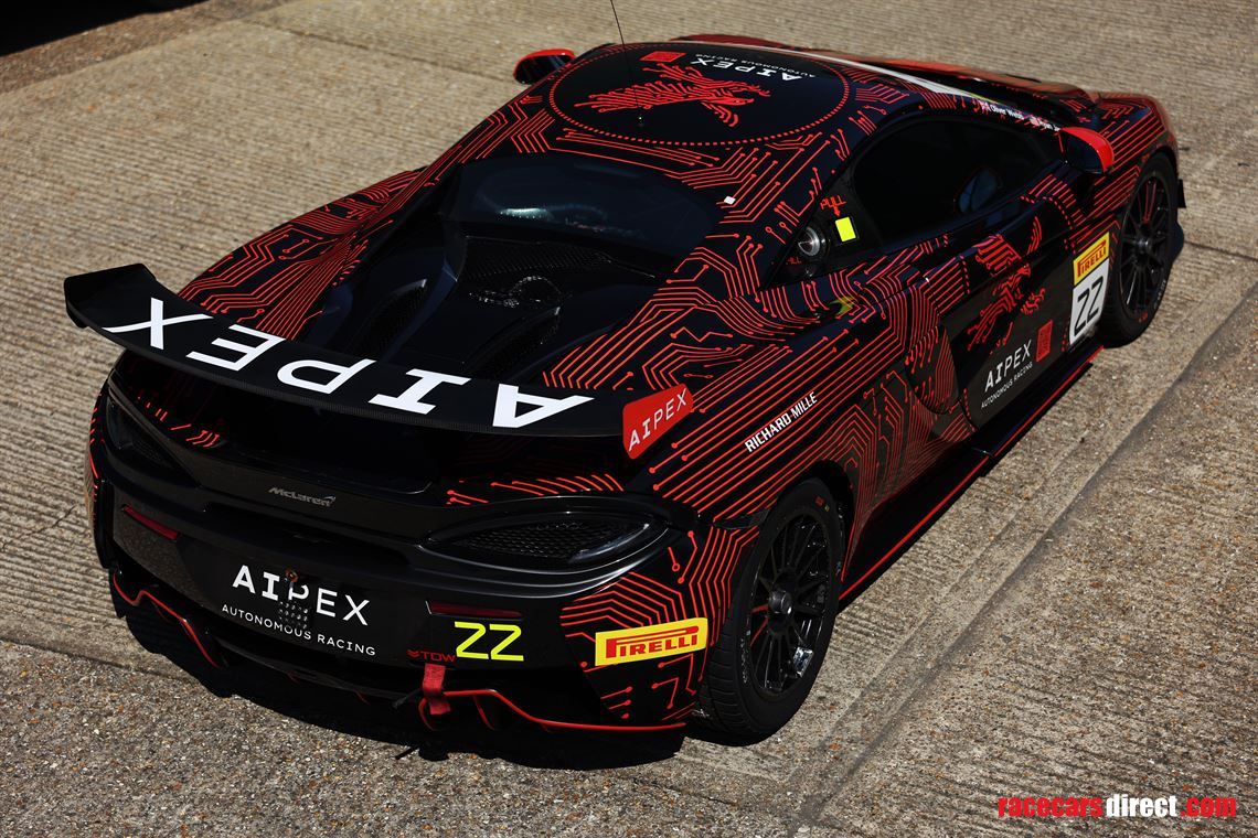 mclaren-570s-gt4-trophy-2020