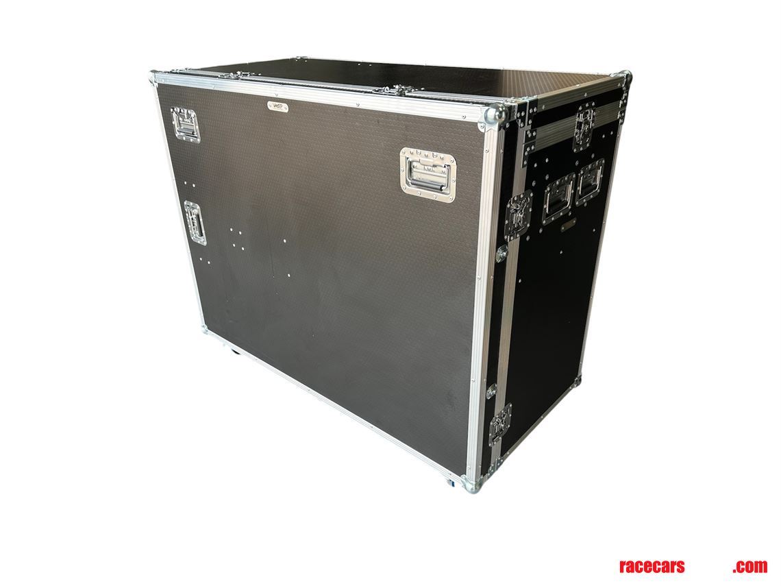 hospitality-case-with-fridge-coffee-machine-v