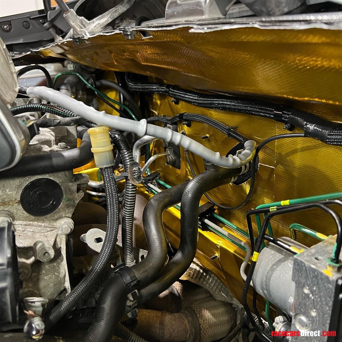 renault-clio-197-road-legal-track-car