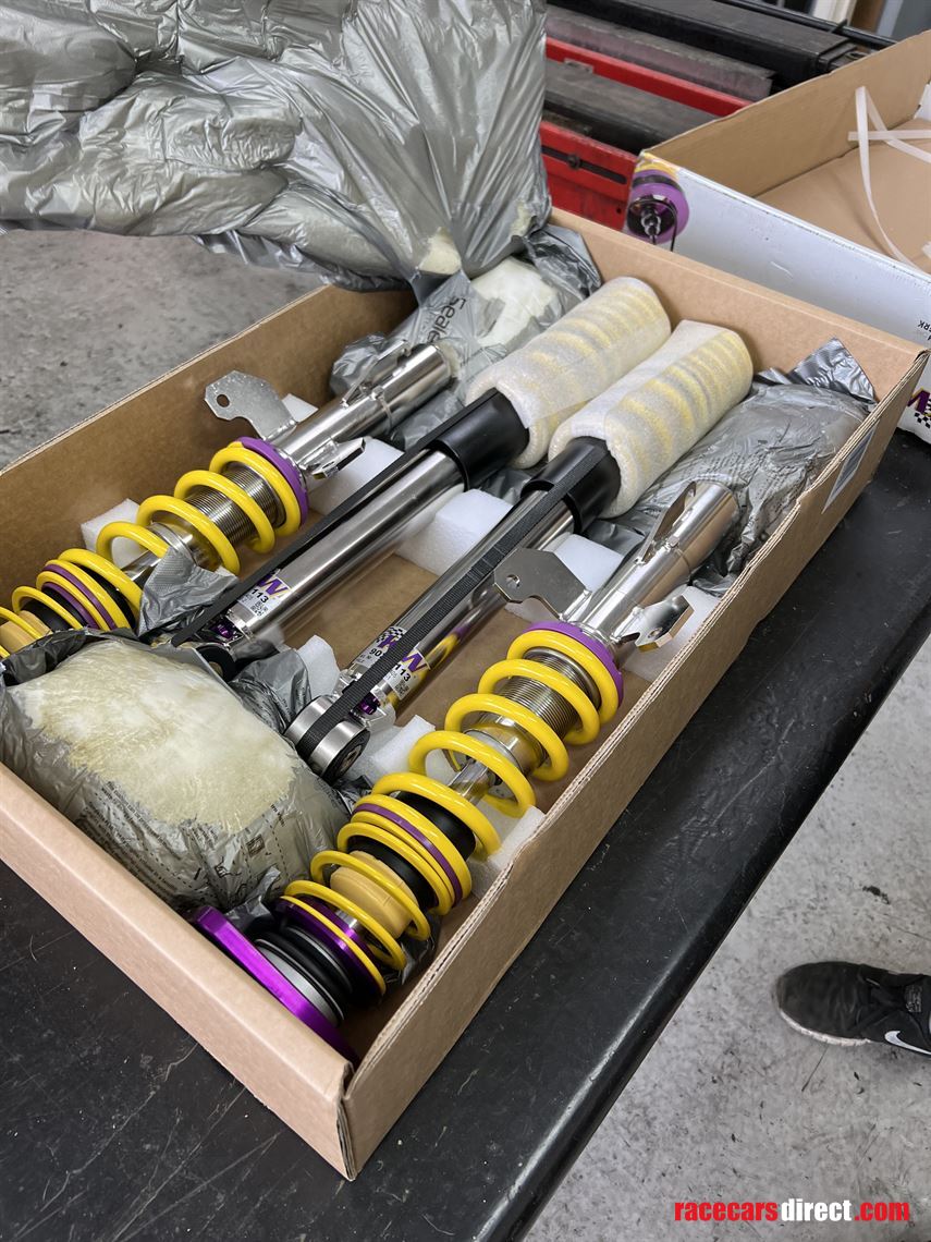 renault-clio-197-road-legal-track-car