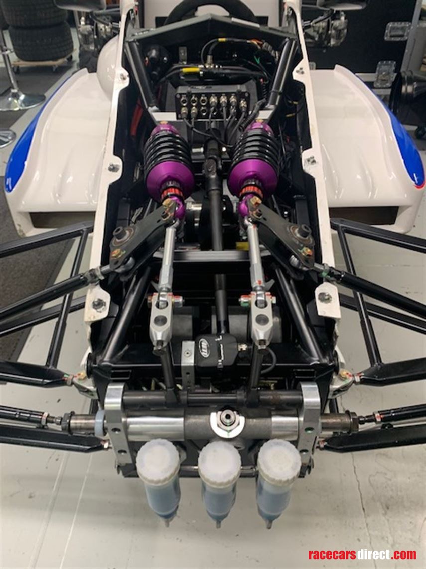 ray-gr22-formula-ford