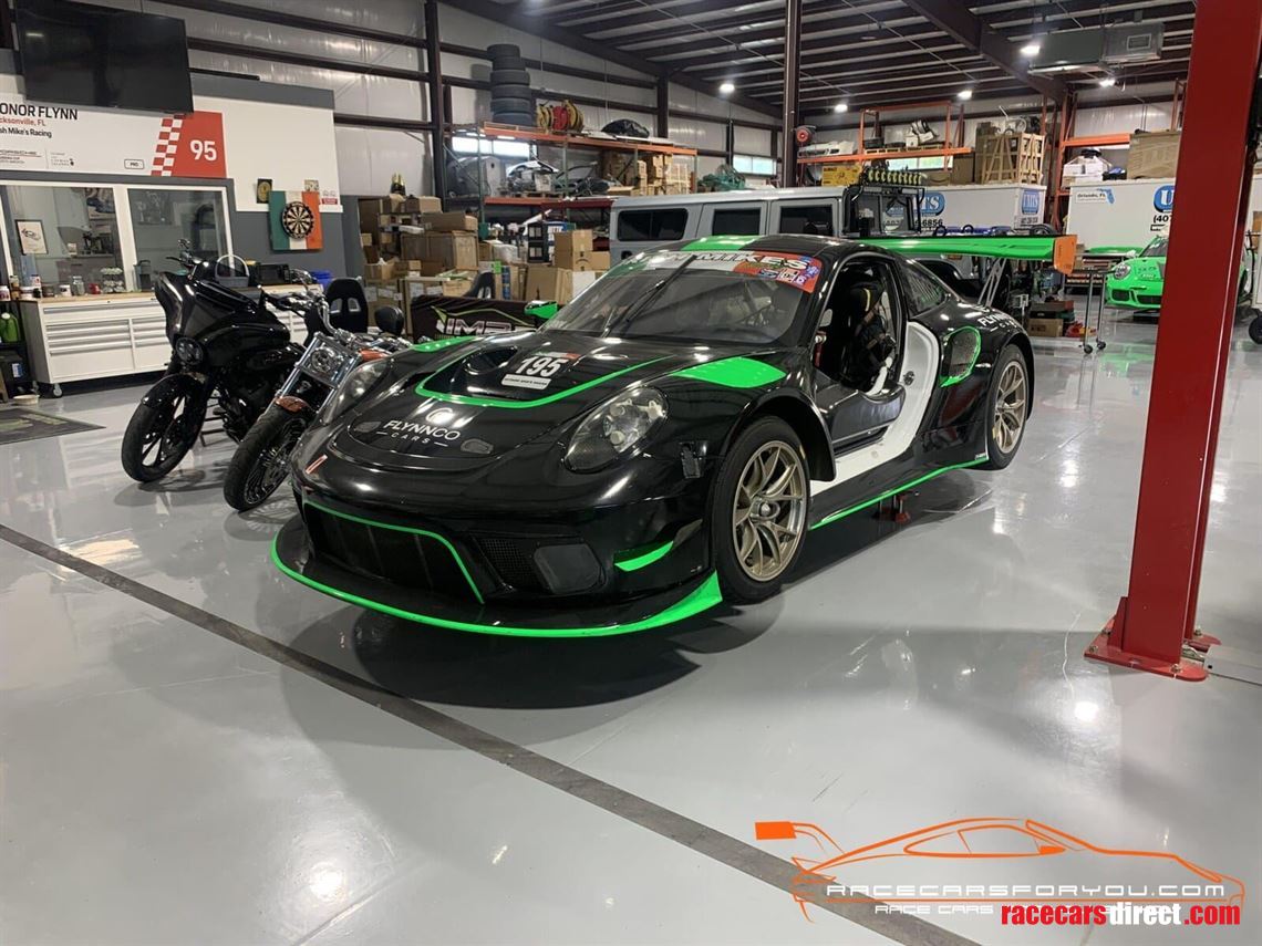 porsche-9912-gt3r-w-many-spares