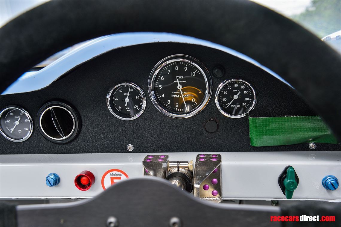 lola-t70-mk3b