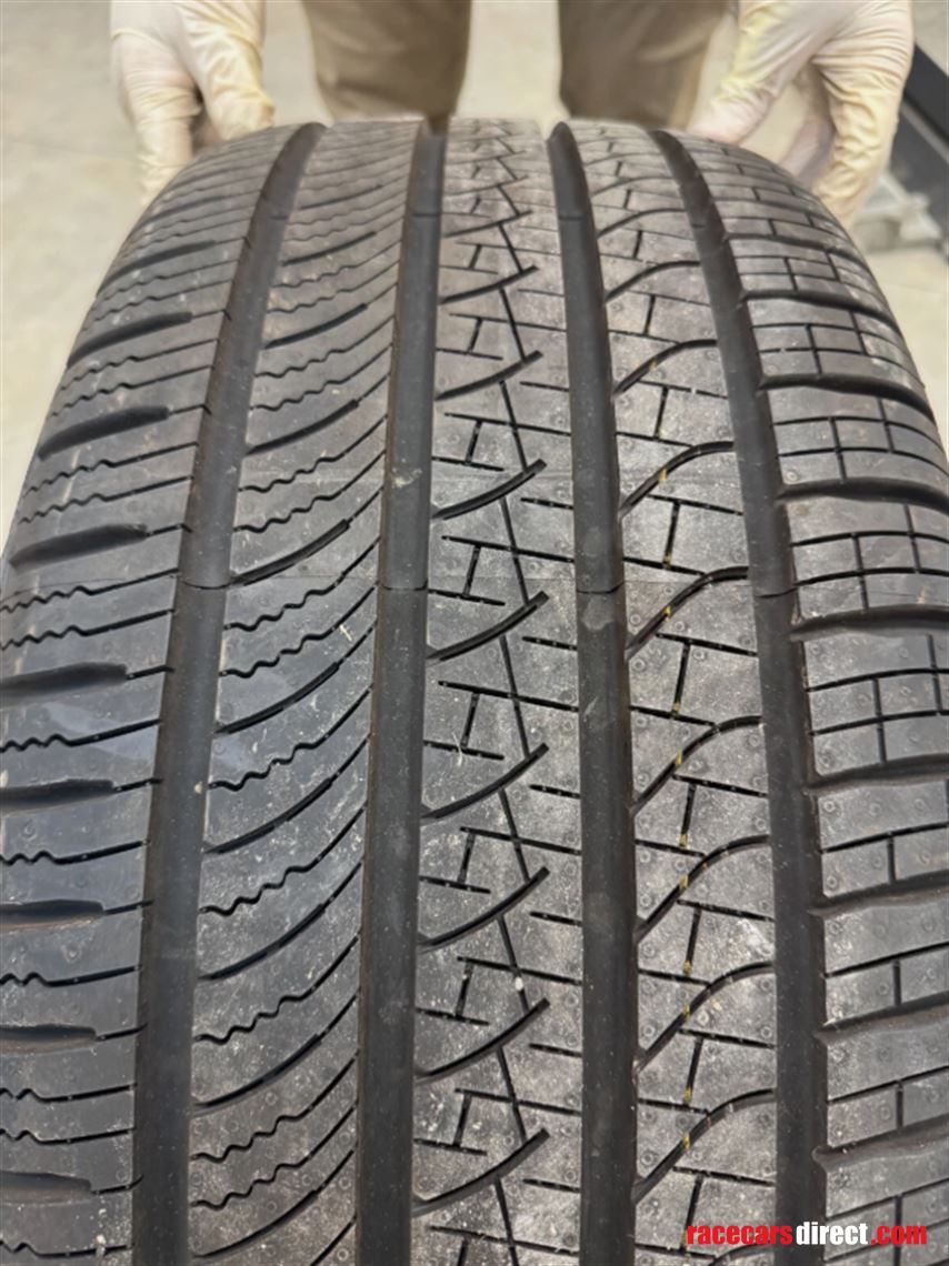 2024-21-range-rover-sport-wheels-pirelli-tyre