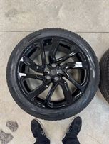 2024-21-range-rover-sport-wheels-pirelli-tyre