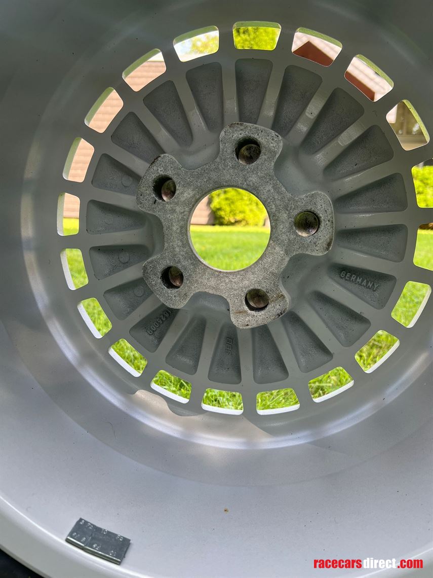 original-17-bugatti-eb110-magnesium-winter-wh