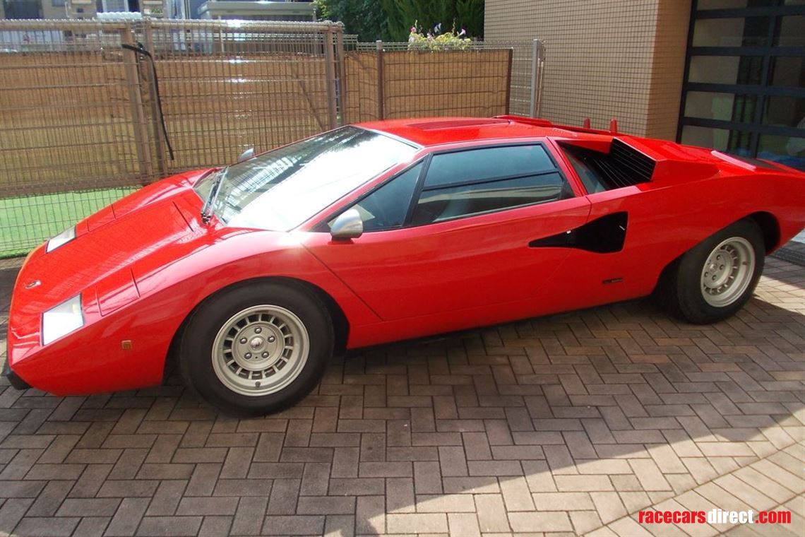 lamborghini-countach-periscopo