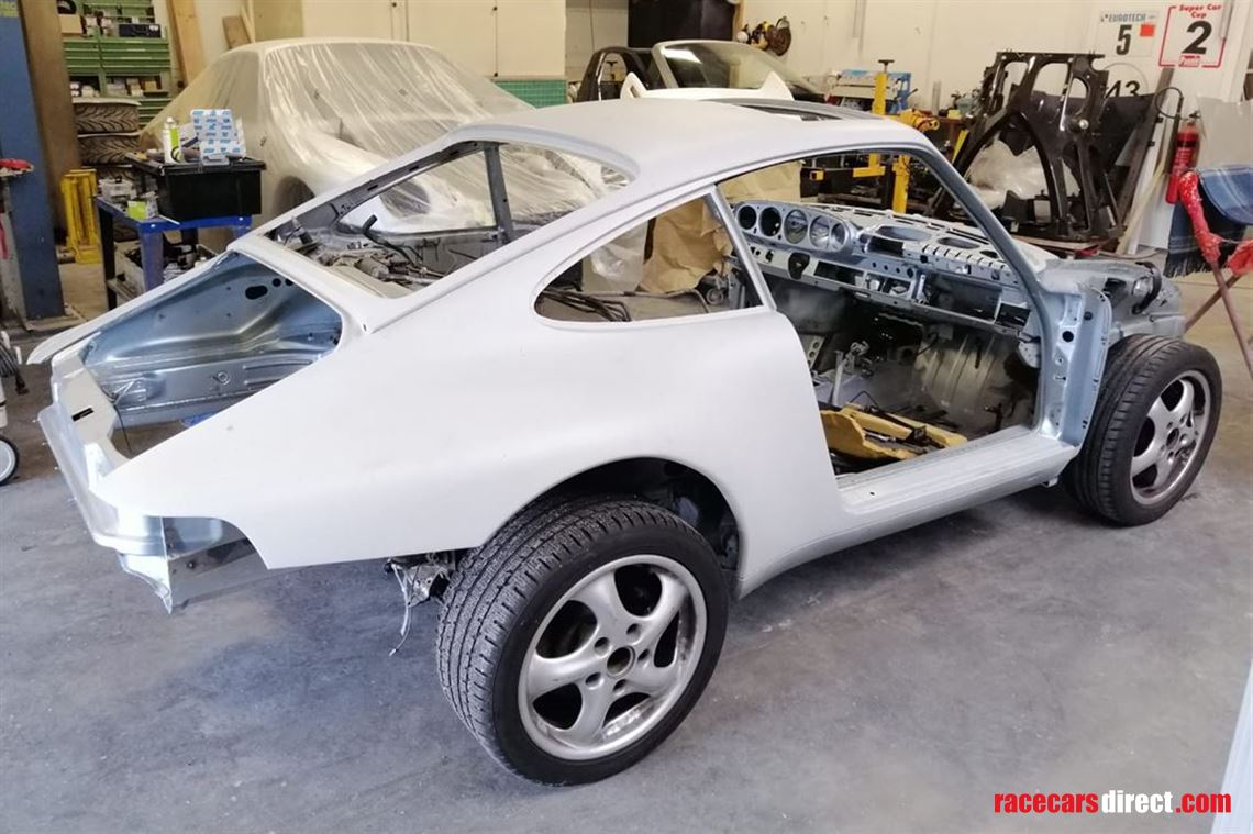 porsche-964-c2-crash-damage-with-registeratio