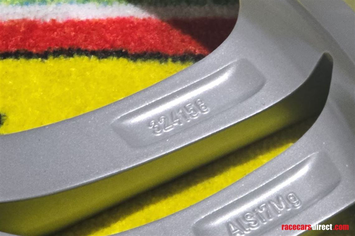 new-ferrari-812-gtssuperfast-oem-silver-wheel