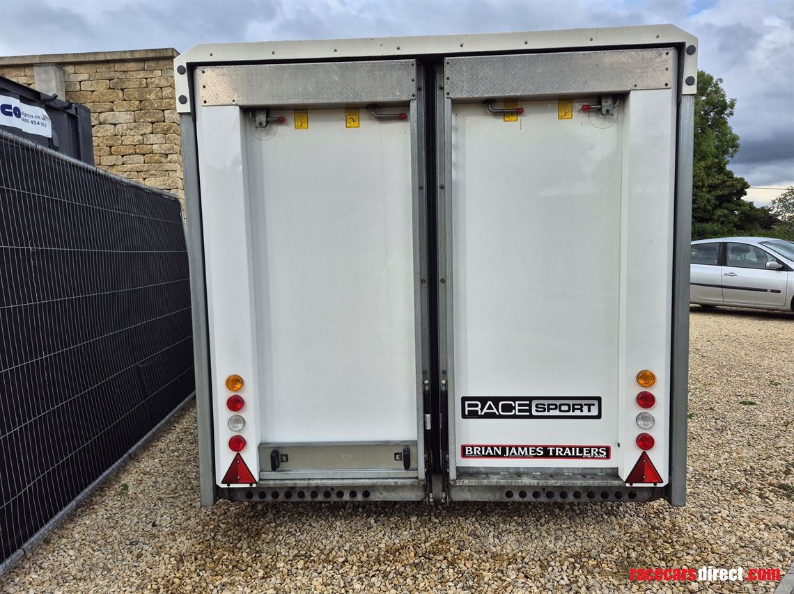 brian-james-race-sport-50m-x-20m