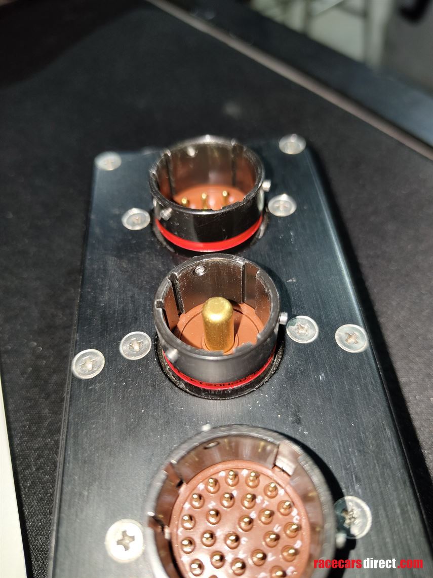 motec-pdm16---power-distribution-module---par