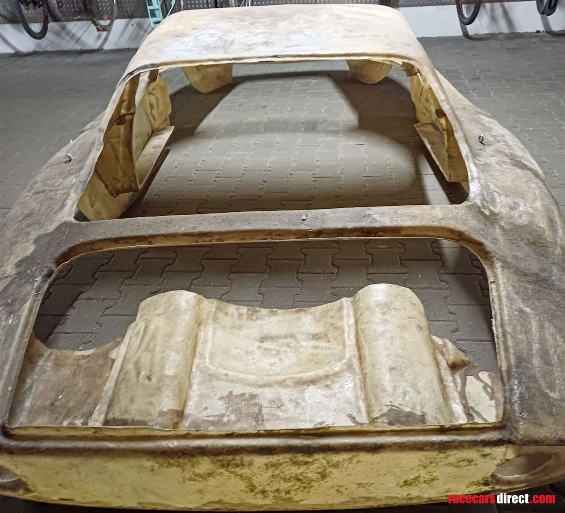 bizzarrini-gt-5300-car-body-from-the-60s