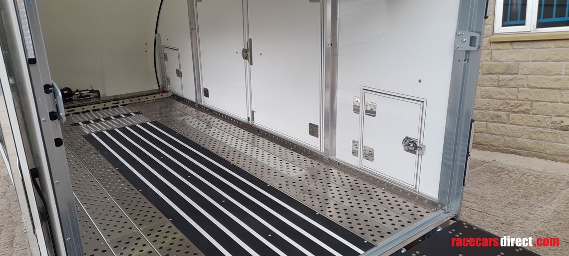 woodford-galaxy-covered-car-transporter-trail