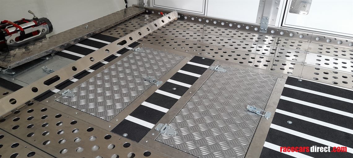 woodford-galaxy-covered-car-transporter-trail