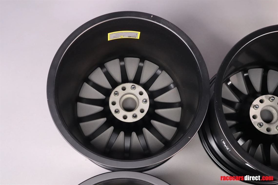 audi-r8-gt3-lms-18-wheel-set-black-new