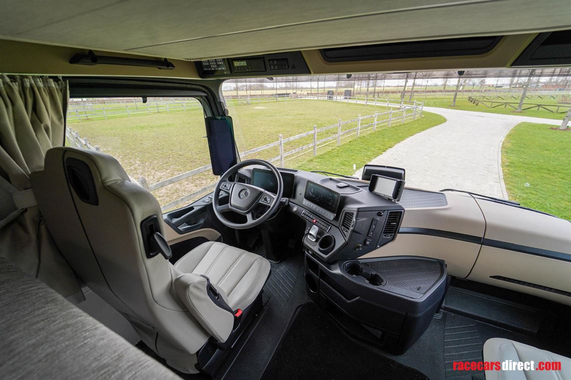 mercedes-stx-top-spec