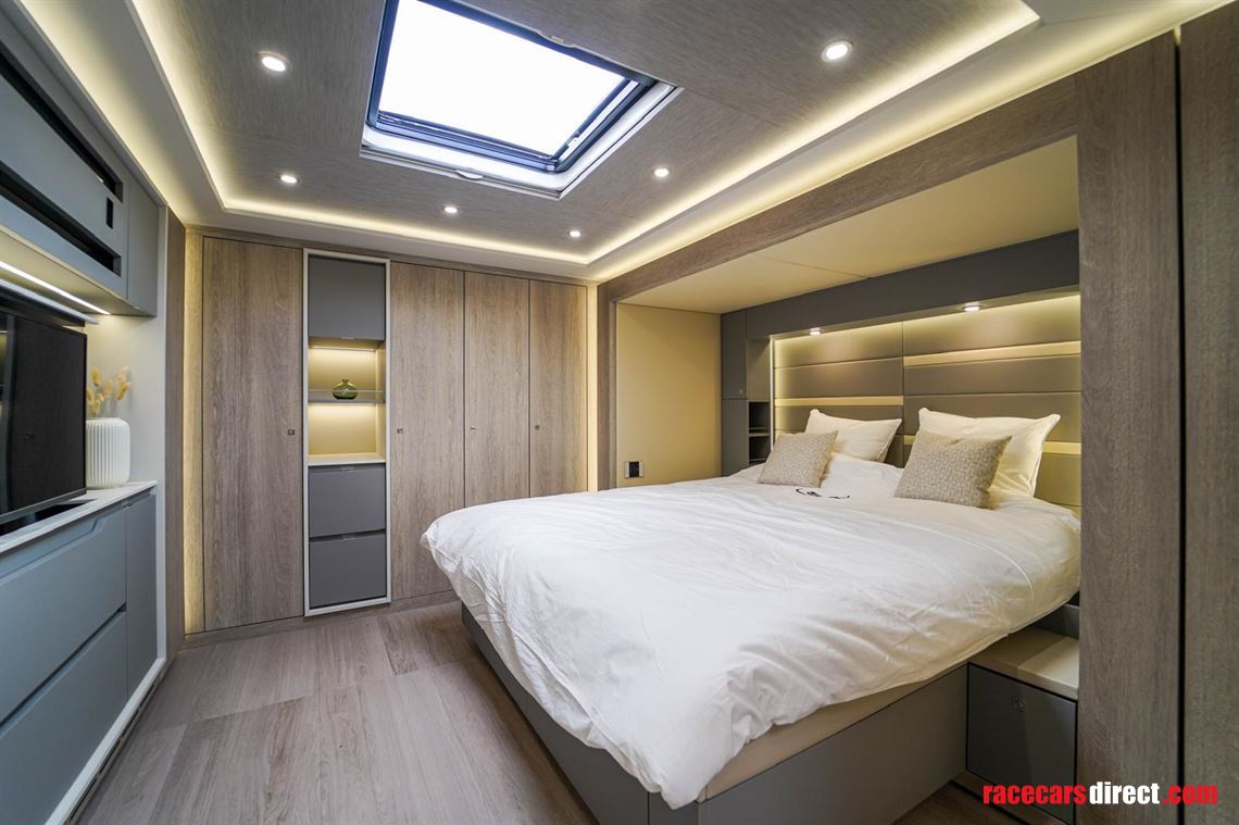 mercedes-stx-top-spec