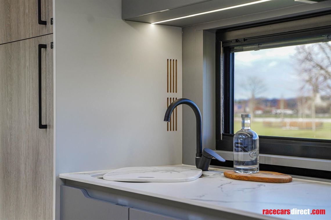 mercedes-stx-top-spec