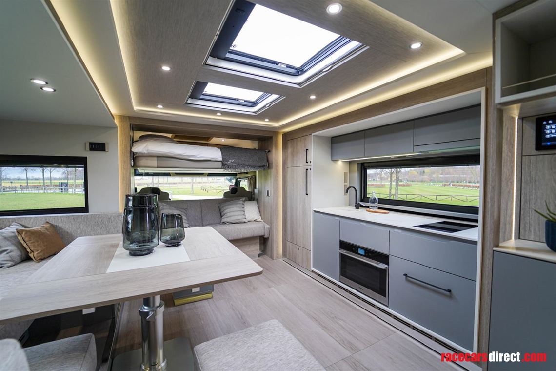 mercedes-stx-top-spec