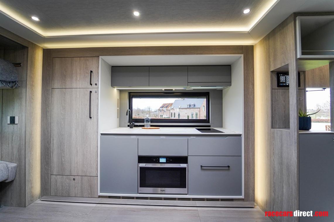 mercedes-stx-top-spec