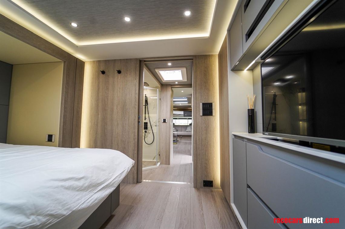 mercedes-stx-top-spec