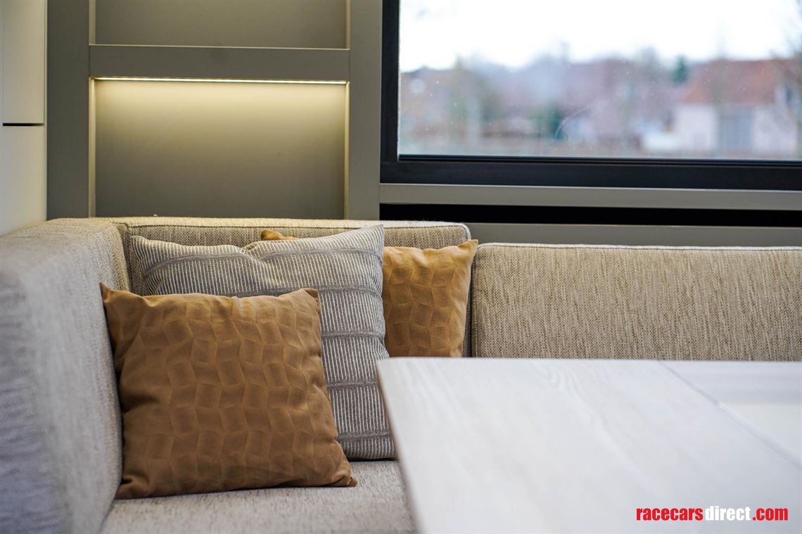 mercedes-stx-top-spec