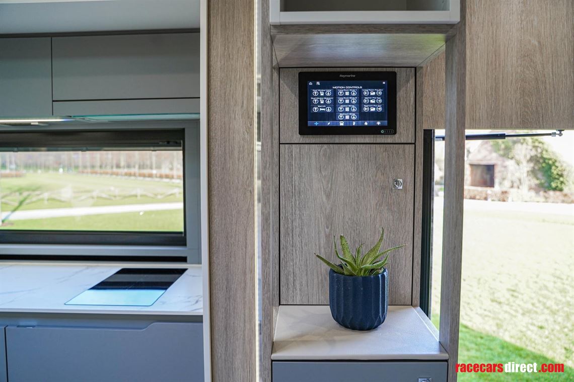 mercedes-stx-top-spec