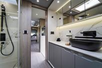 mercedes-stx-top-spec