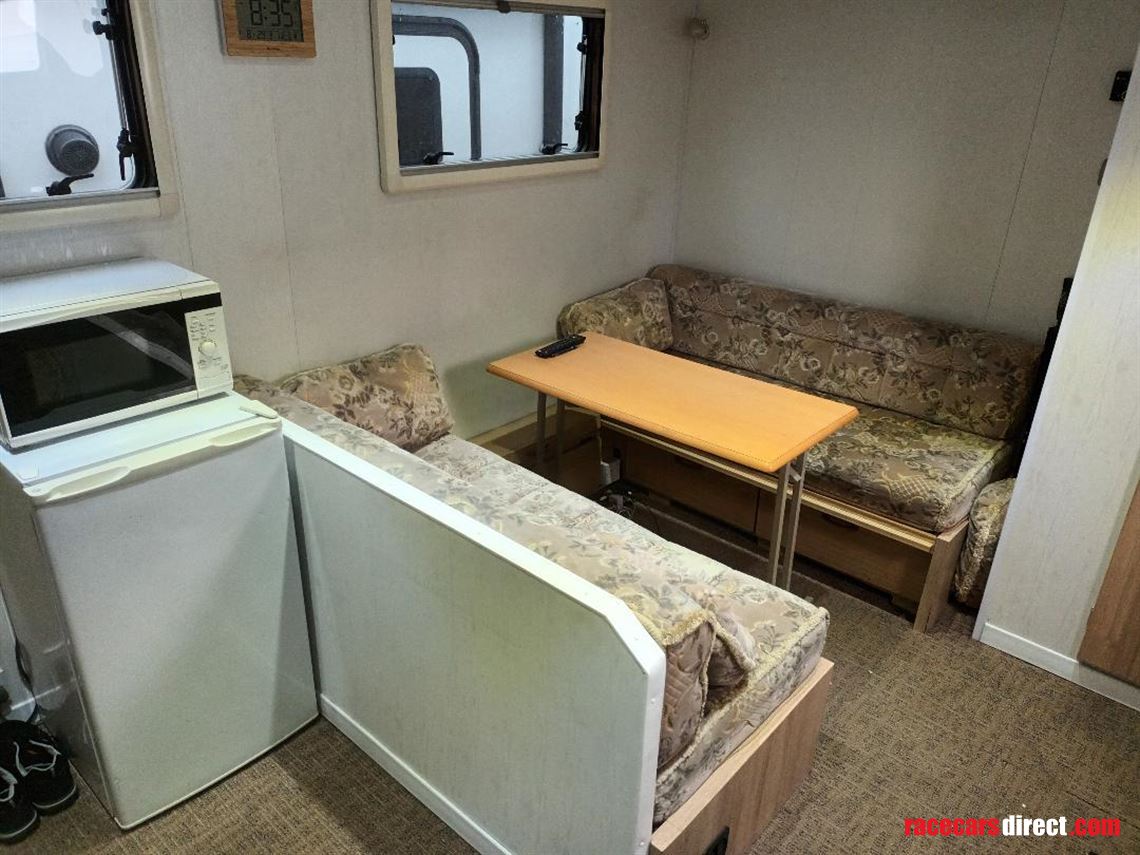 mercedes-1823-car-transporter