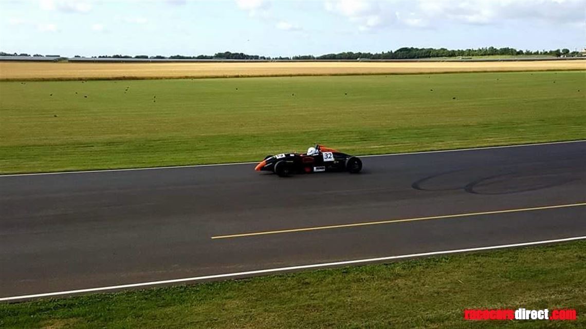 swift-sc95-ff1600---with-engine-or-rolling-ch