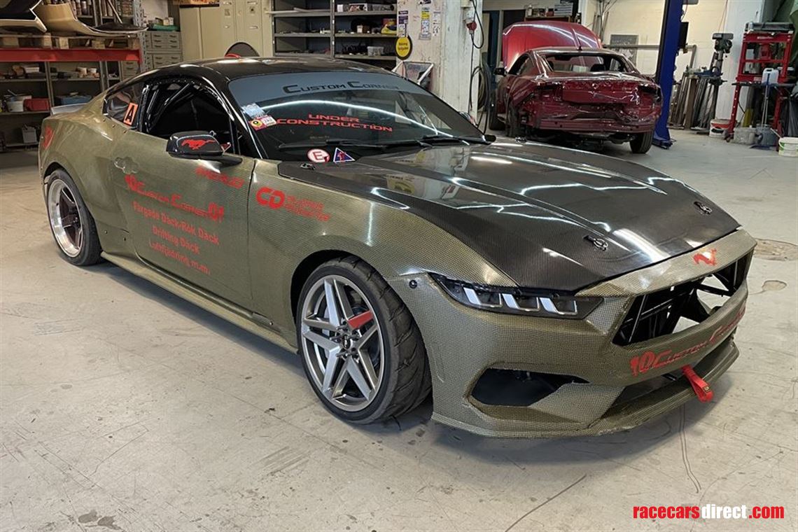 ford-mustang-2024-full-carbon-kevlar