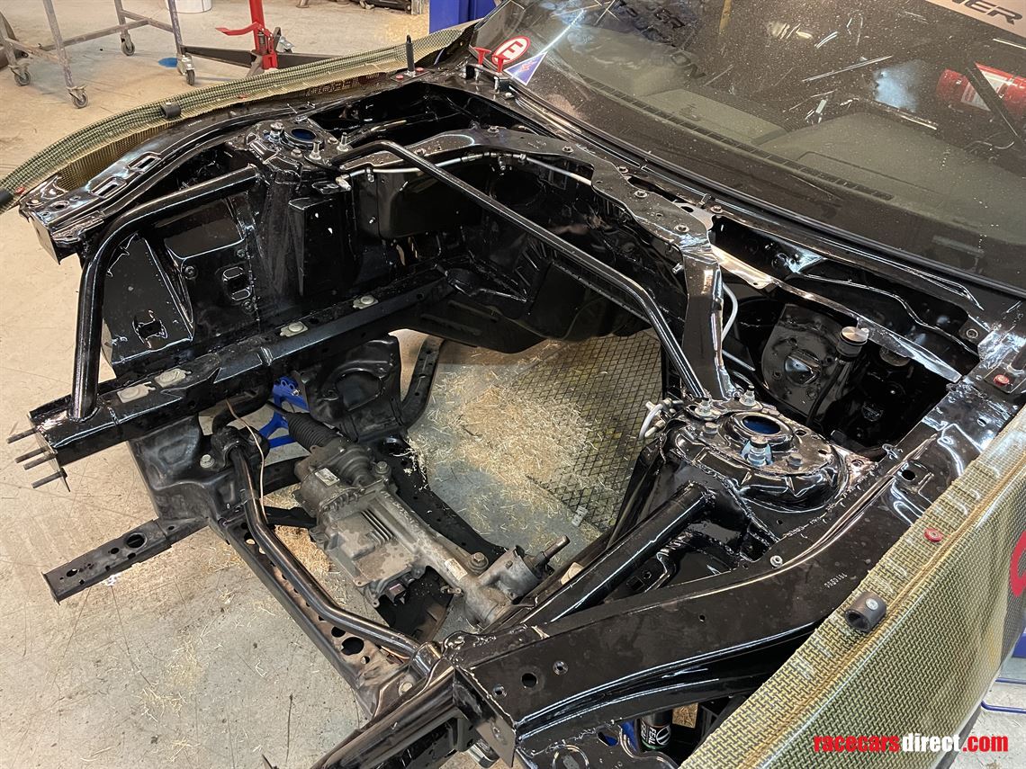 ford-mustang-2024-full-carbon-kevlar