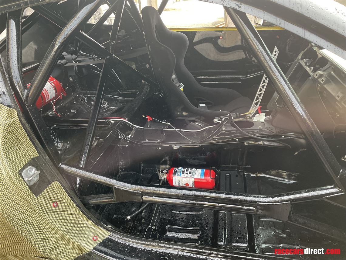 ford-mustang-2024-full-carbon-kevlar