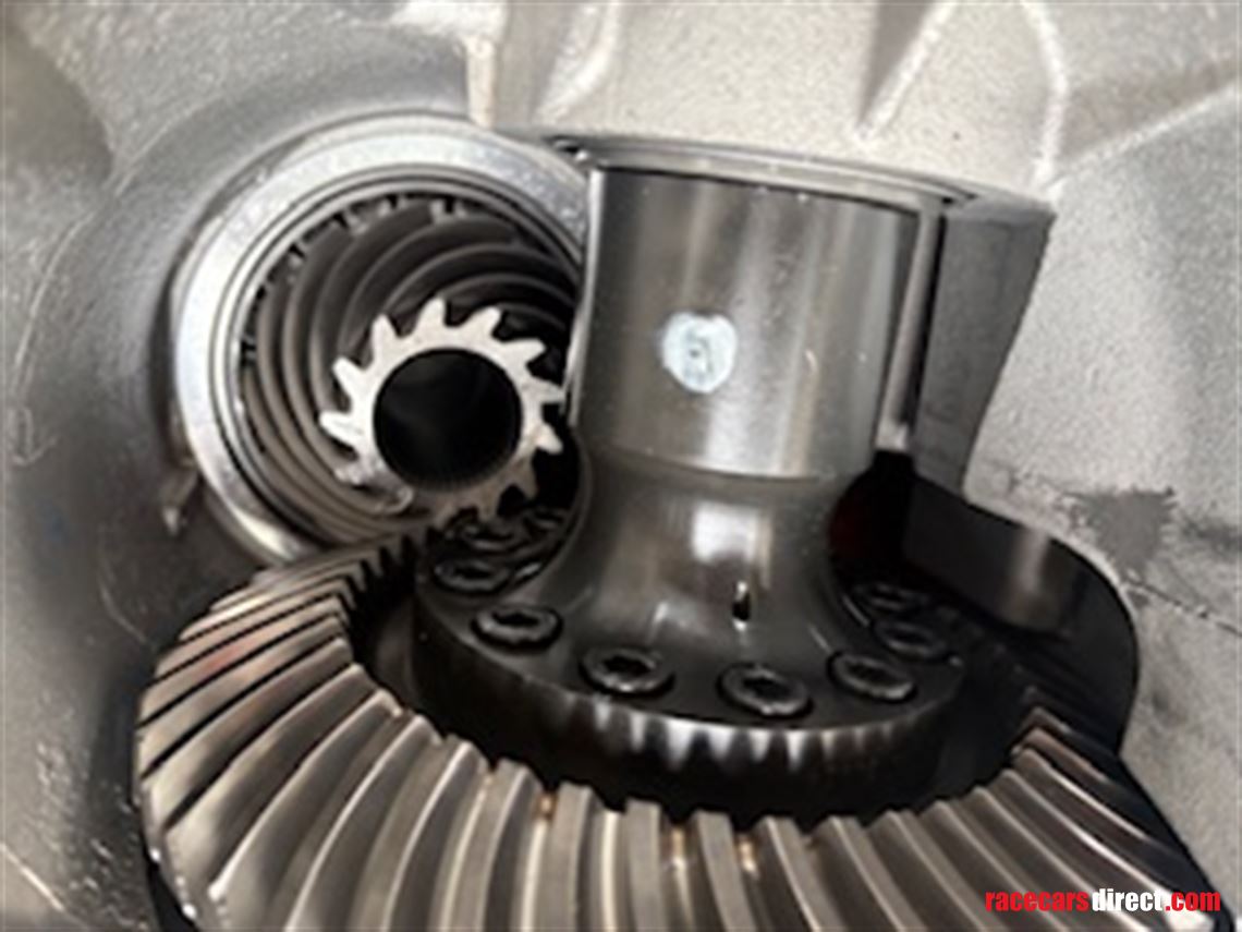 aston-martin-db9-rear-diff