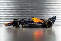 red-bull-rb18-display-model-verstappen-half-s