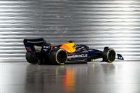 red-bull-rb18-display-model-verstappen-half-s
