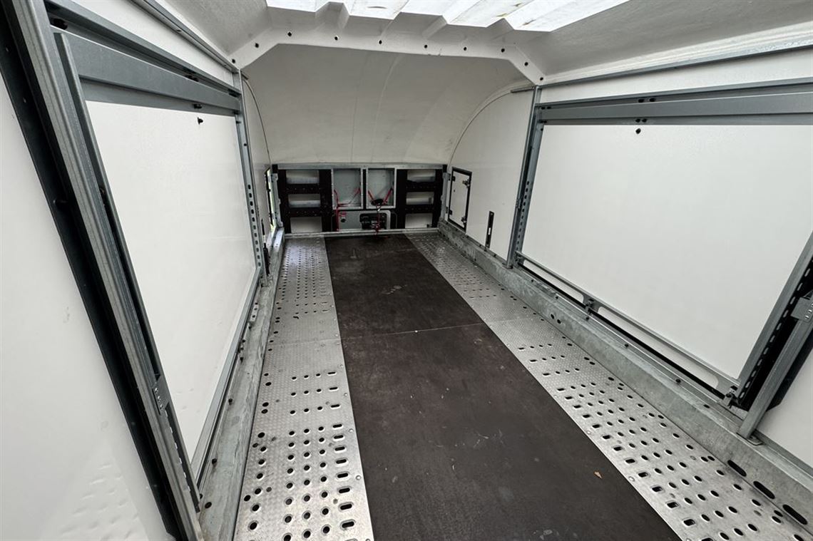 brian-james-race-transporter-4---black