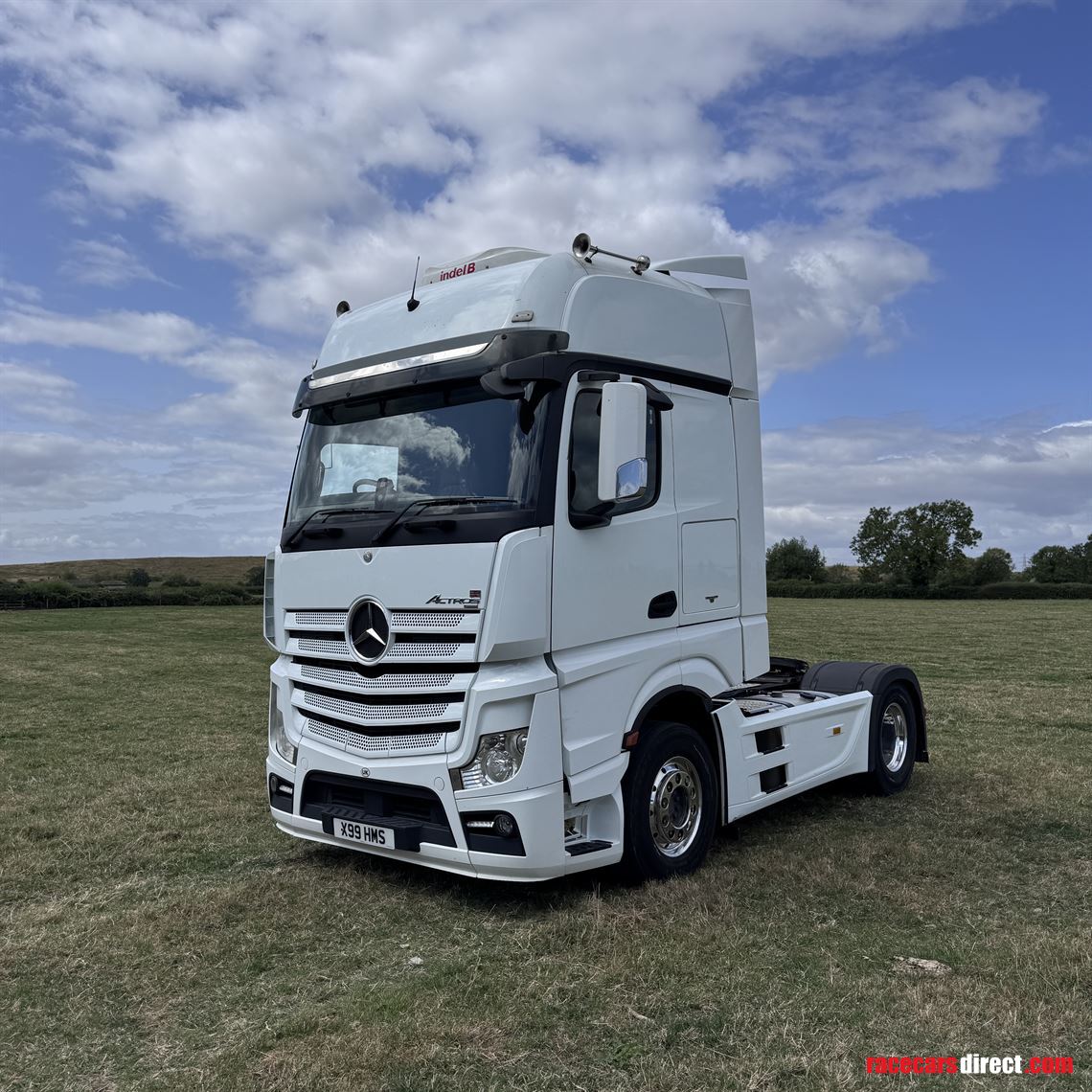 merecedes-giga-space-on-ali-wheels-and-super