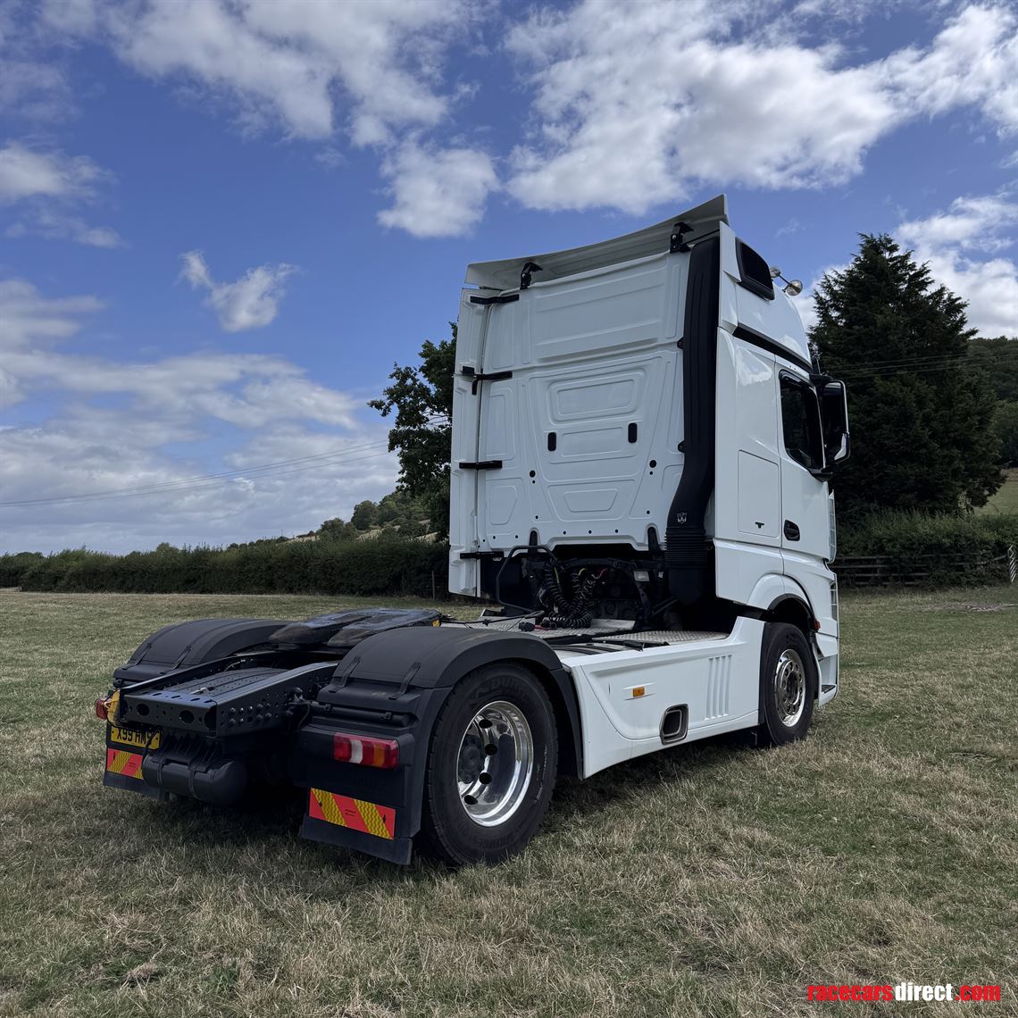 merecedes-giga-space-on-ali-wheels-and-super