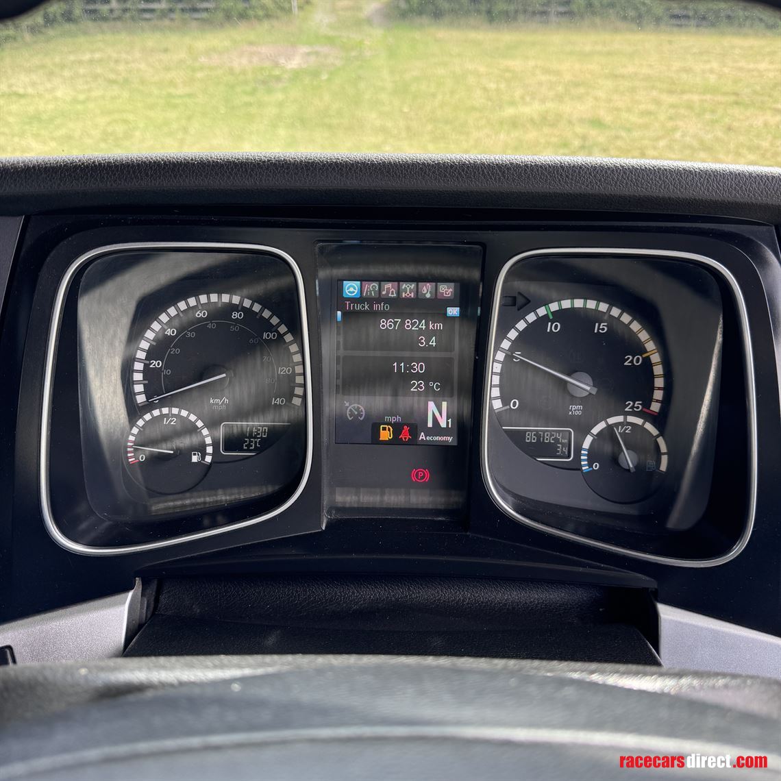 merecedes-giga-space-on-ali-wheels-and-super