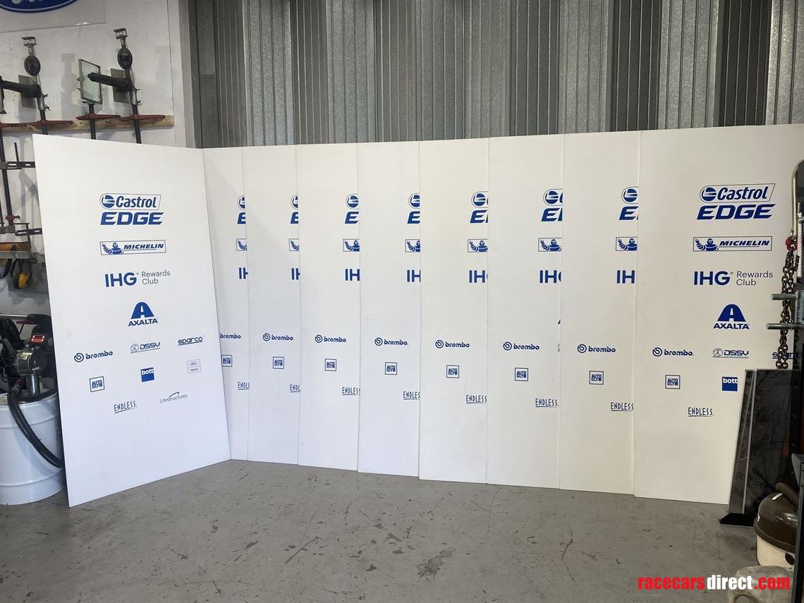 ford-gt40-pit-boarding