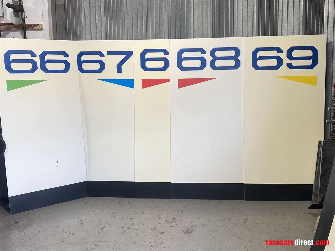 ford-gt40-pit-boarding