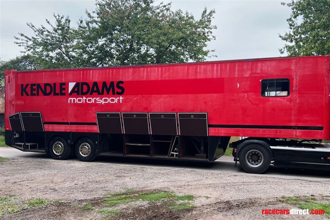 race-trailer-4-5-cars-with-hospitality-and-st