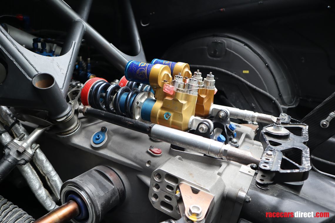 mercedes-benz-c63-amg-coupe-dtm-chassis-001-y