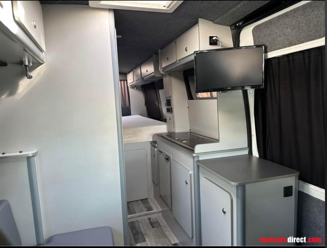 motorhome-race-truck