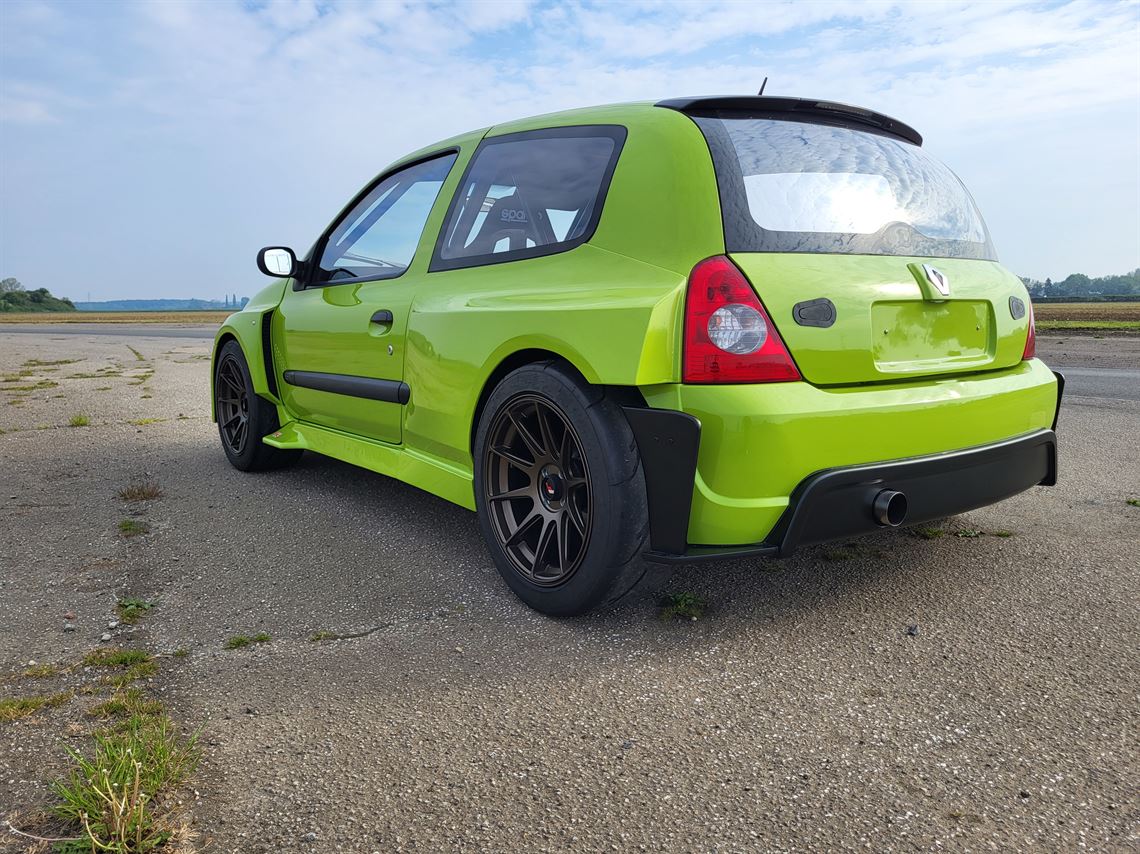renault-clio-race-car-k20-forged-turbokevlar