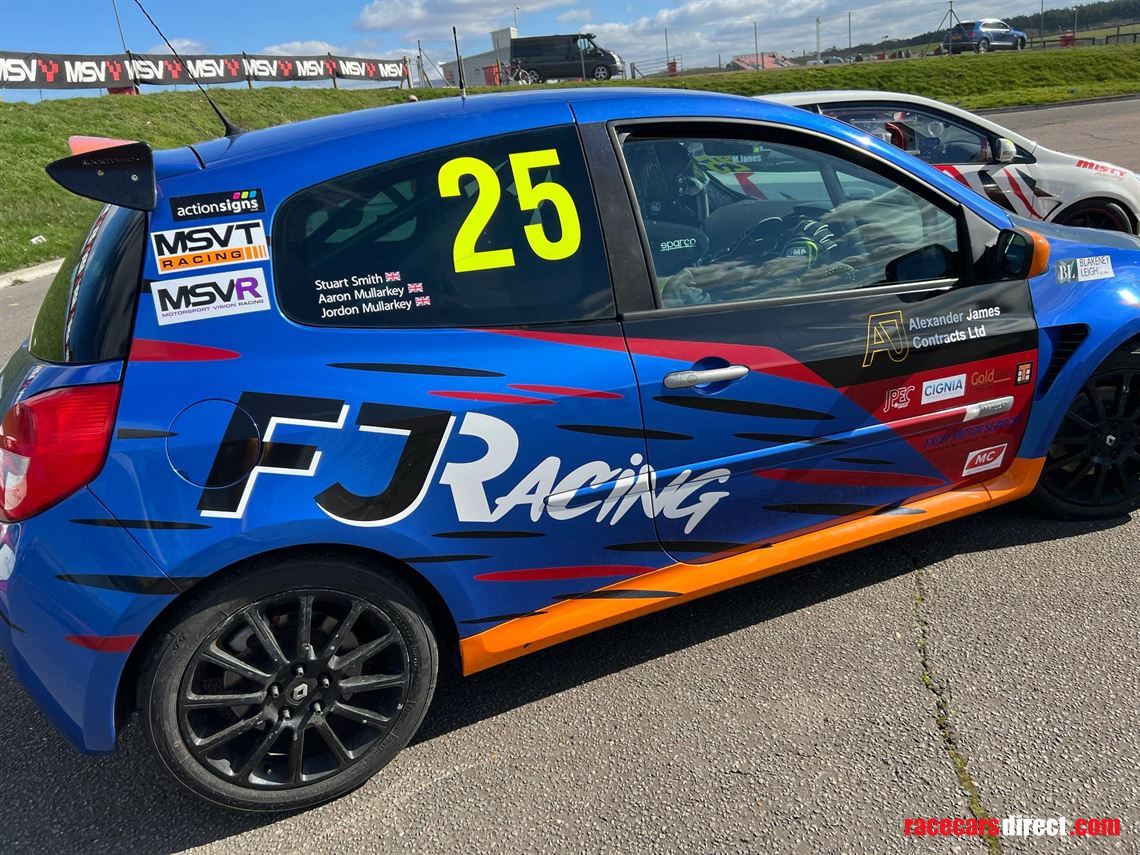 reduced-renault-clio-197-race-car