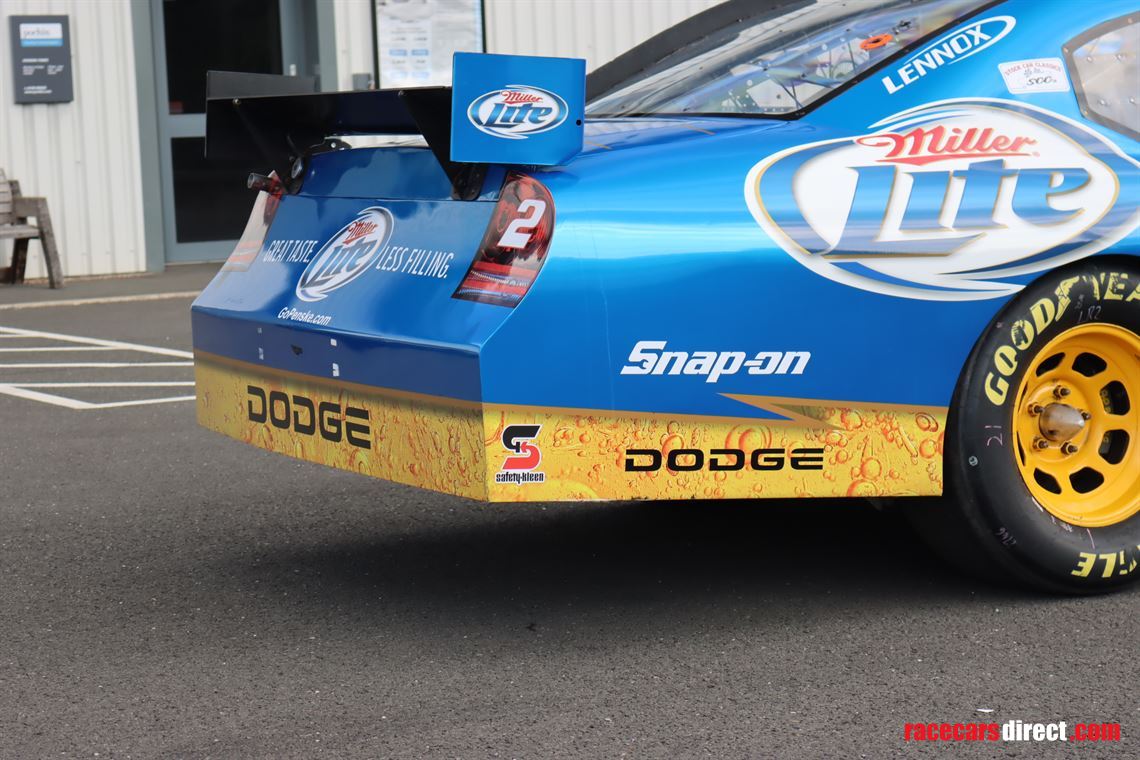 dodge-charger-nascar-2010-kurt-busch