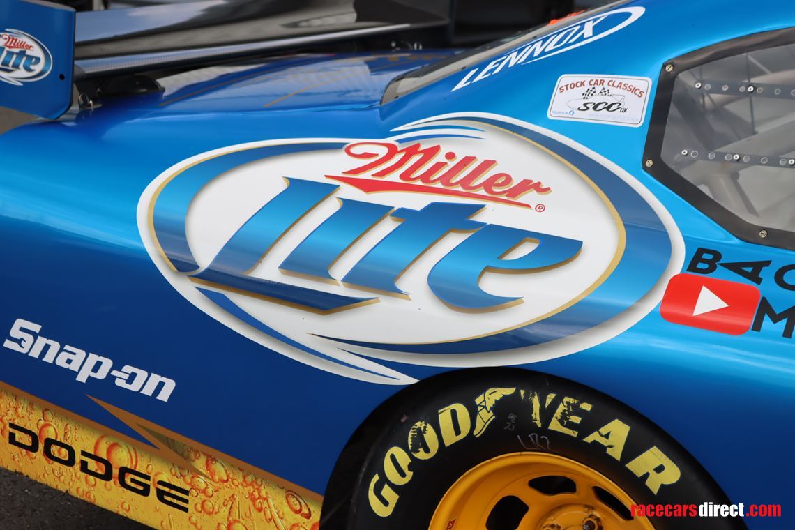 dodge-charger-nascar-2010-kurt-busch