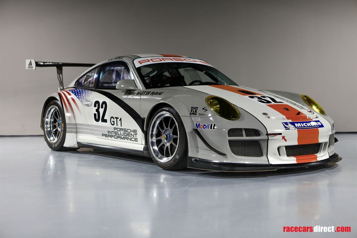 2011-porsche-997-gt3-r